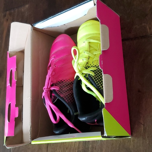 Kids Puma evoPower 4.3 Tricks FG soccer cleats - Picture 2 of 7